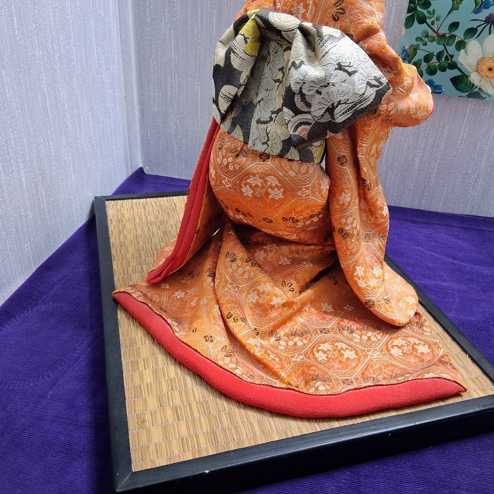 Vintage Japanese Geisha Nishi Doll Oyama Tatami Mat & Flowers - Picture 5 of 16